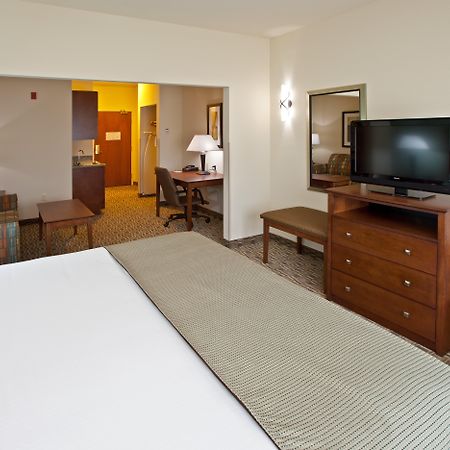 Holiday Inn Express & Suites Ripley By Ihg Room photo