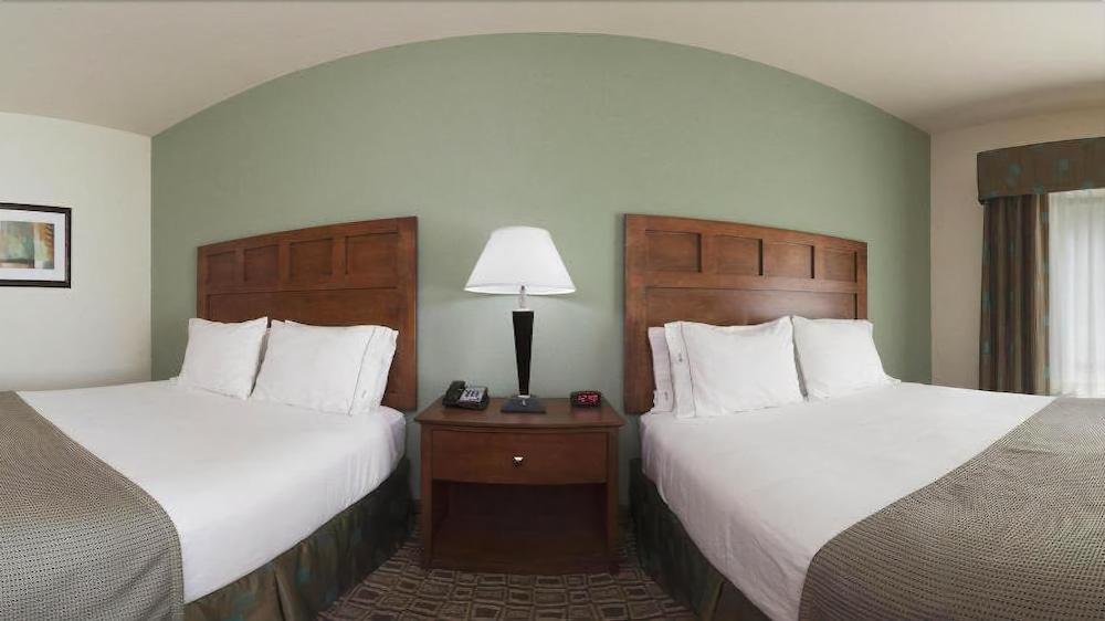 Holiday Inn Express & Suites Ripley By Ihg Exterior photo