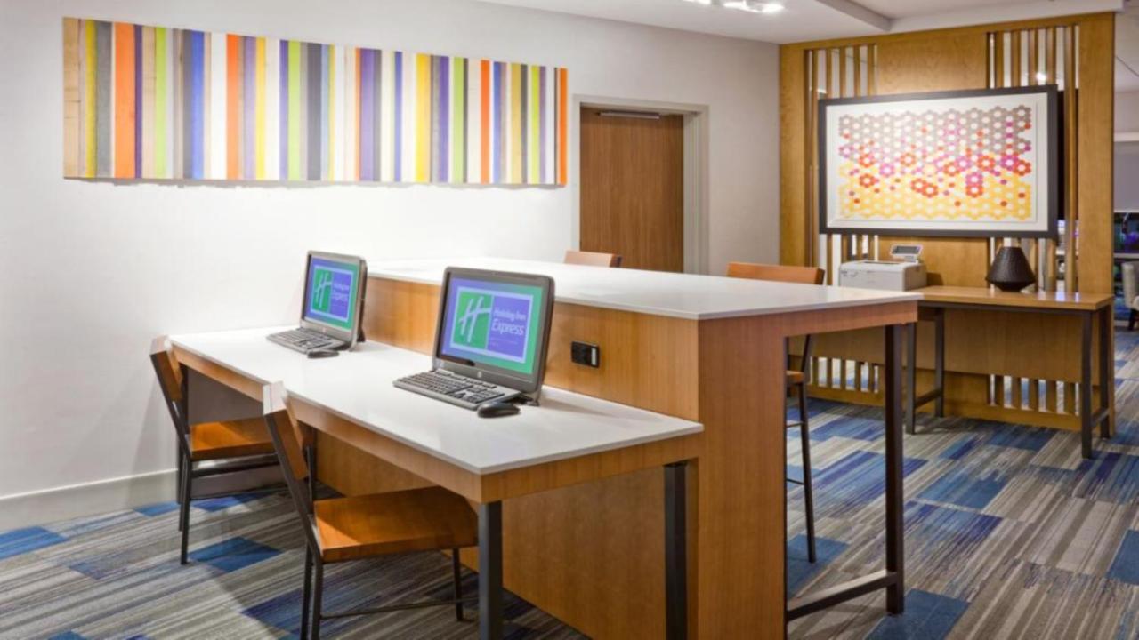 Holiday Inn Express & Suites Ripley By Ihg Exterior photo