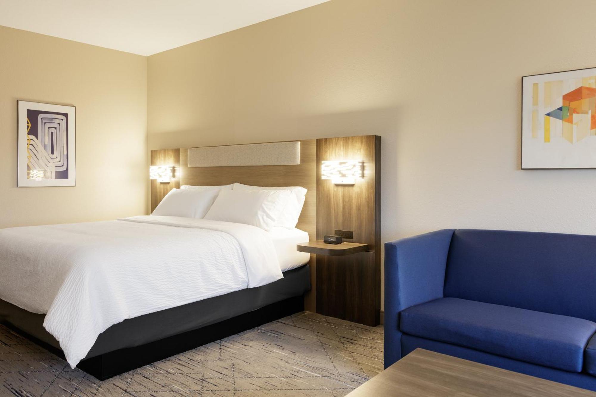 Holiday Inn Express & Suites Ripley By Ihg Exterior photo