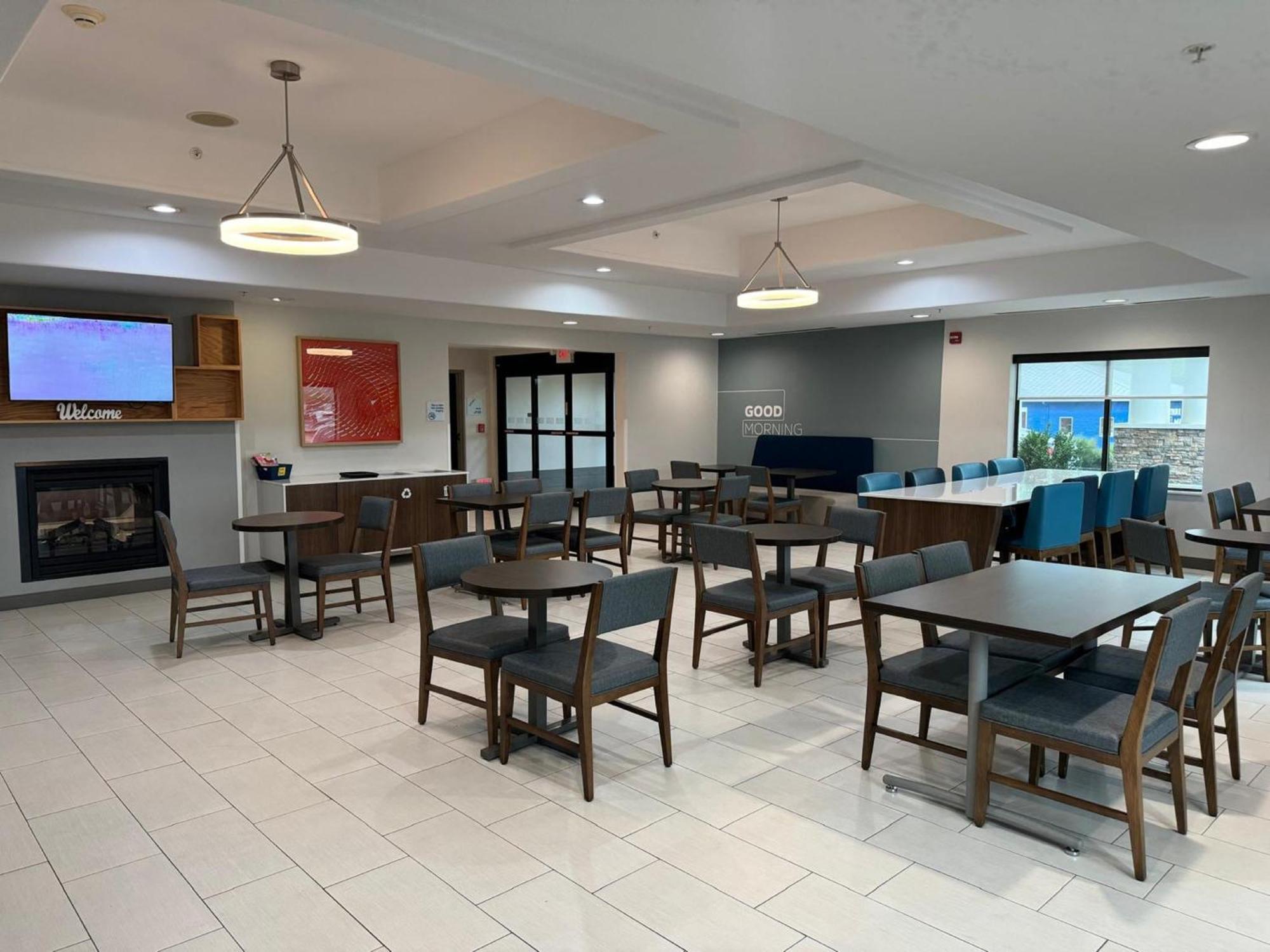 Holiday Inn Express & Suites Ripley By Ihg Exterior photo