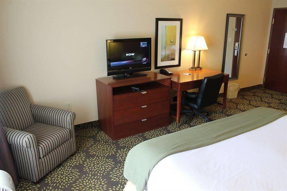 Holiday Inn Express & Suites Ripley By Ihg Exterior photo